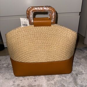 NWT Woven Straw Beach Tote with Tan Leather Base